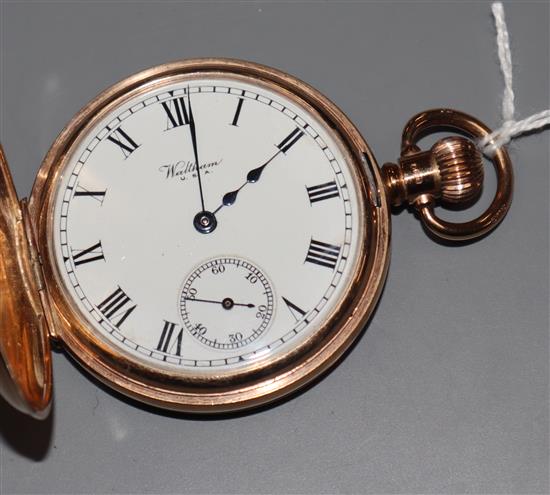 A George V 9ct gold Waltham keyless lever hunter pocket watch, with Roman dial and subsidiary seconds.